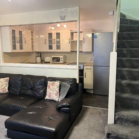 Ferienwohnung London 1 Bed Cosy House Norwood Exterior foto