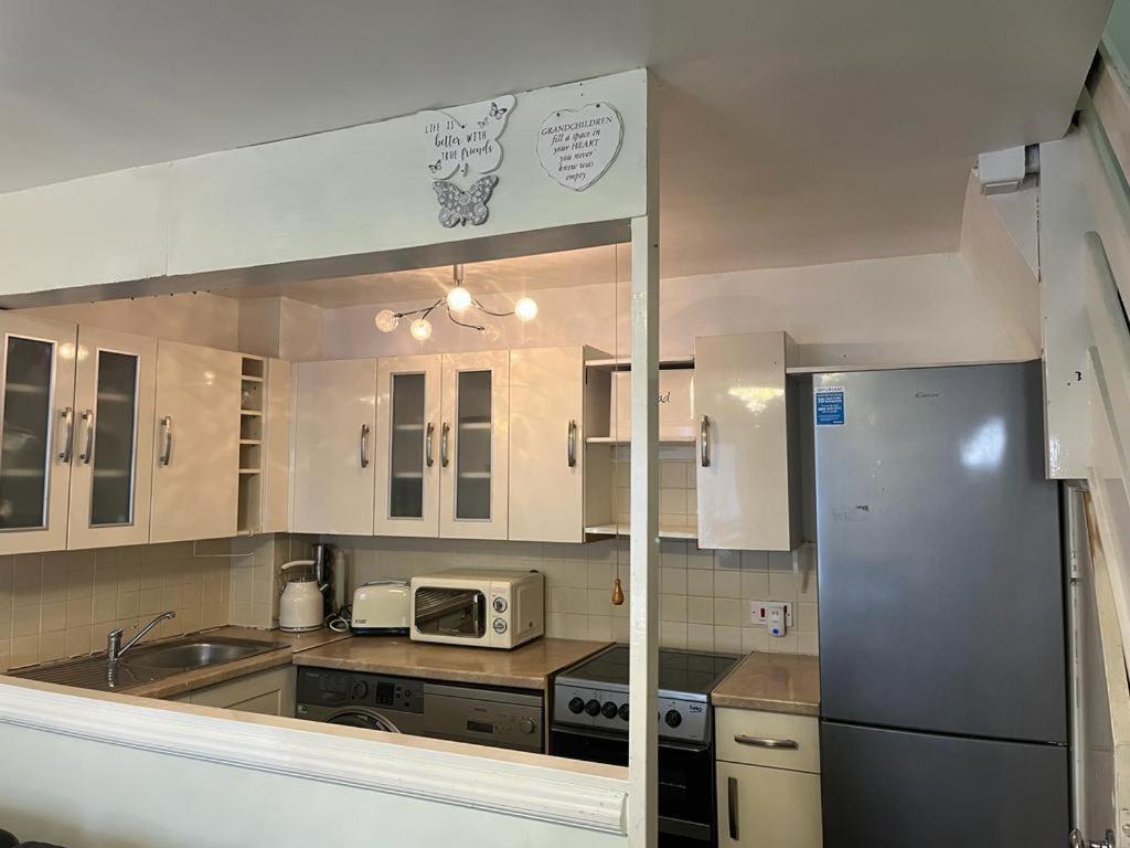 Ferienwohnung London 1 Bed Cosy House Norwood Exterior foto